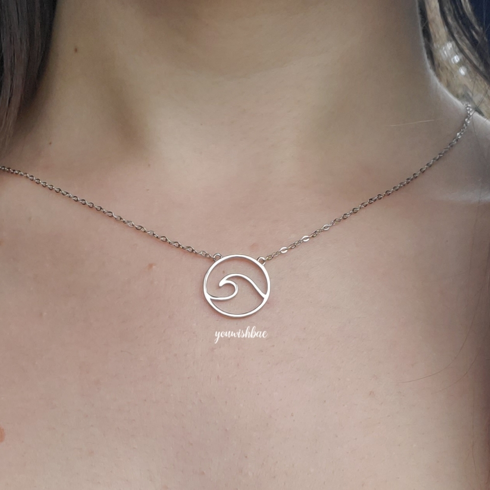 Wave Necklace Silver 925 Sterling Silver Shiny Wave Medallion Circle Wave New - Picture 2 of 6